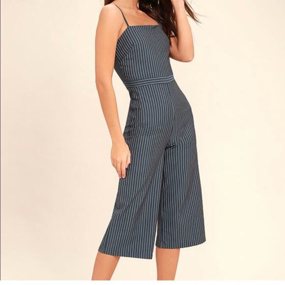 NWT Lulu’s Negotiation Slate Striped Midi Jumpsuit pinstripe culotte sz M - Picture 1 of 7